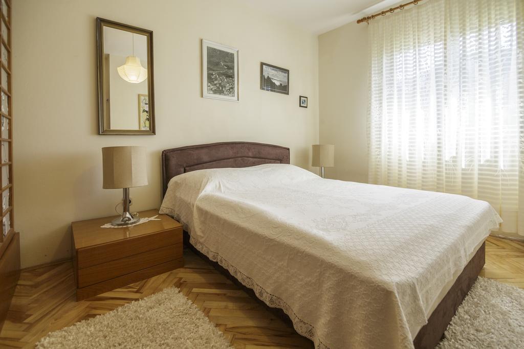 Apartments Popaj Komiza Exterior photo