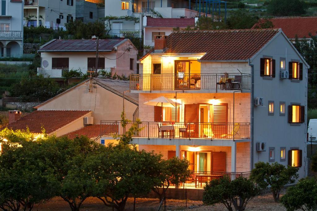Apartments Popaj Komiza Exterior photo